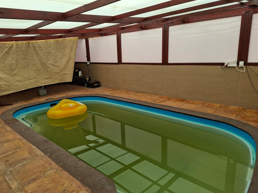 5 Bedroom Property for Sale in Protea Heights Western Cape